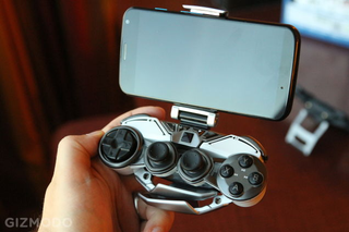 Illustration for article titled Mad Catz ha diseñado la mayor locura de mando y ratón para videojuegos